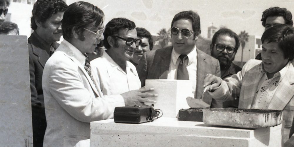 Colocación de primera piedra para la Clínica de Trabajadores, 29 de Septiembre de 1975.